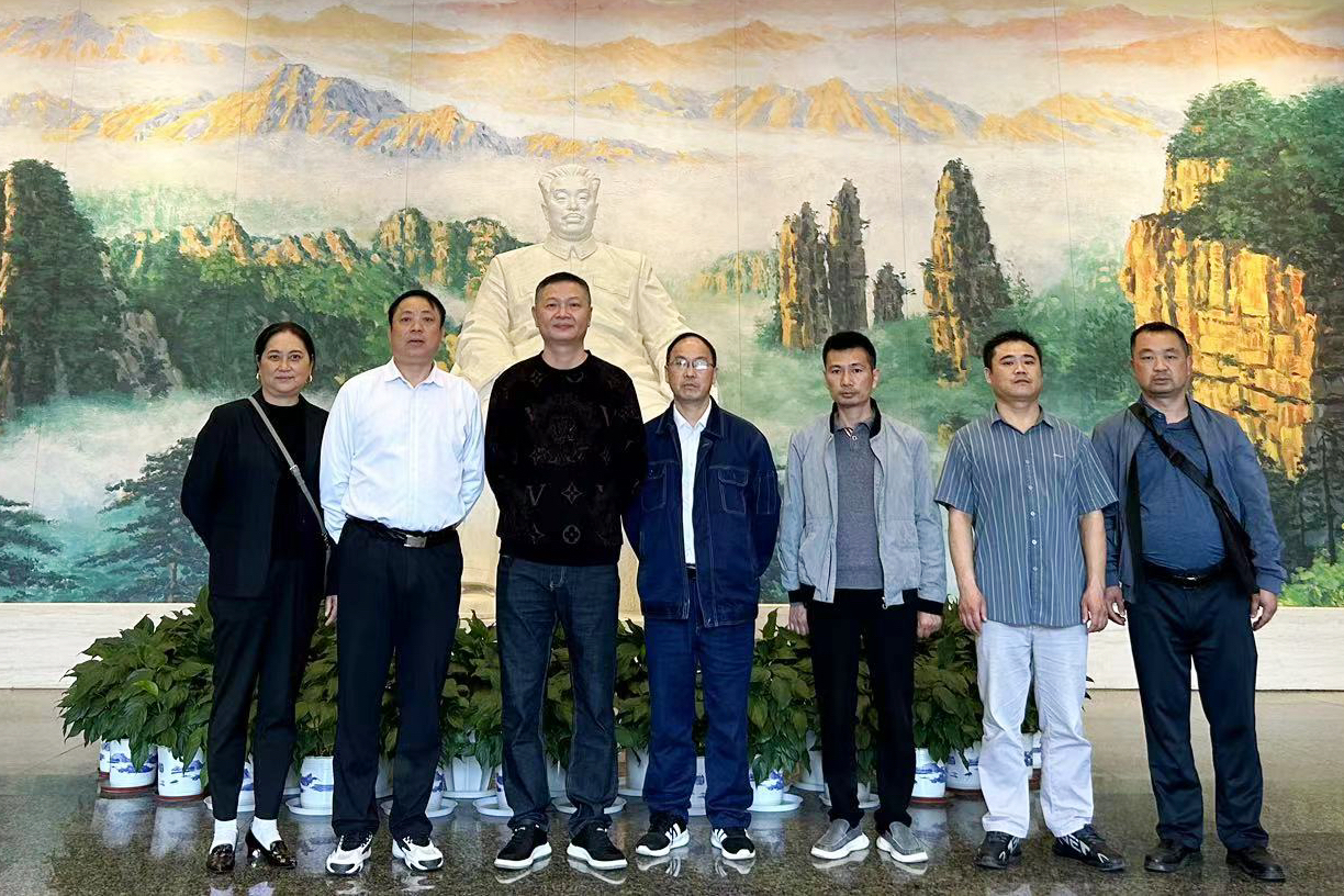 追寻先烈足迹  传承红色基因——乐鱼平台_乐鱼(中国)一站式服务平台鸟儿巢公司全体党员参观贺龙纪念馆