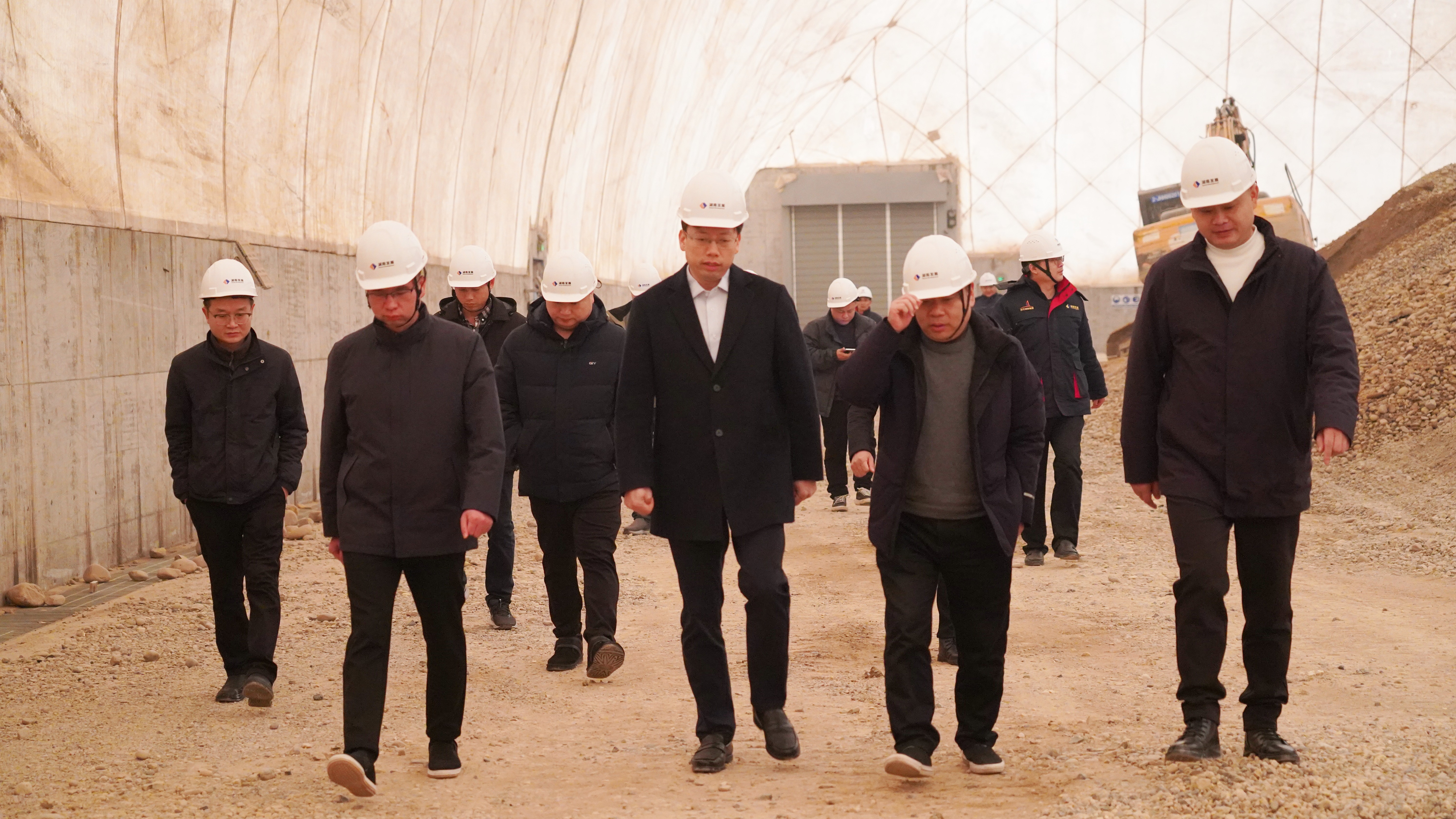 沅江市委副书记张心镜一行调研乐鱼平台_乐鱼(中国)一站式服务平台机制砂和砂石集散中心项目