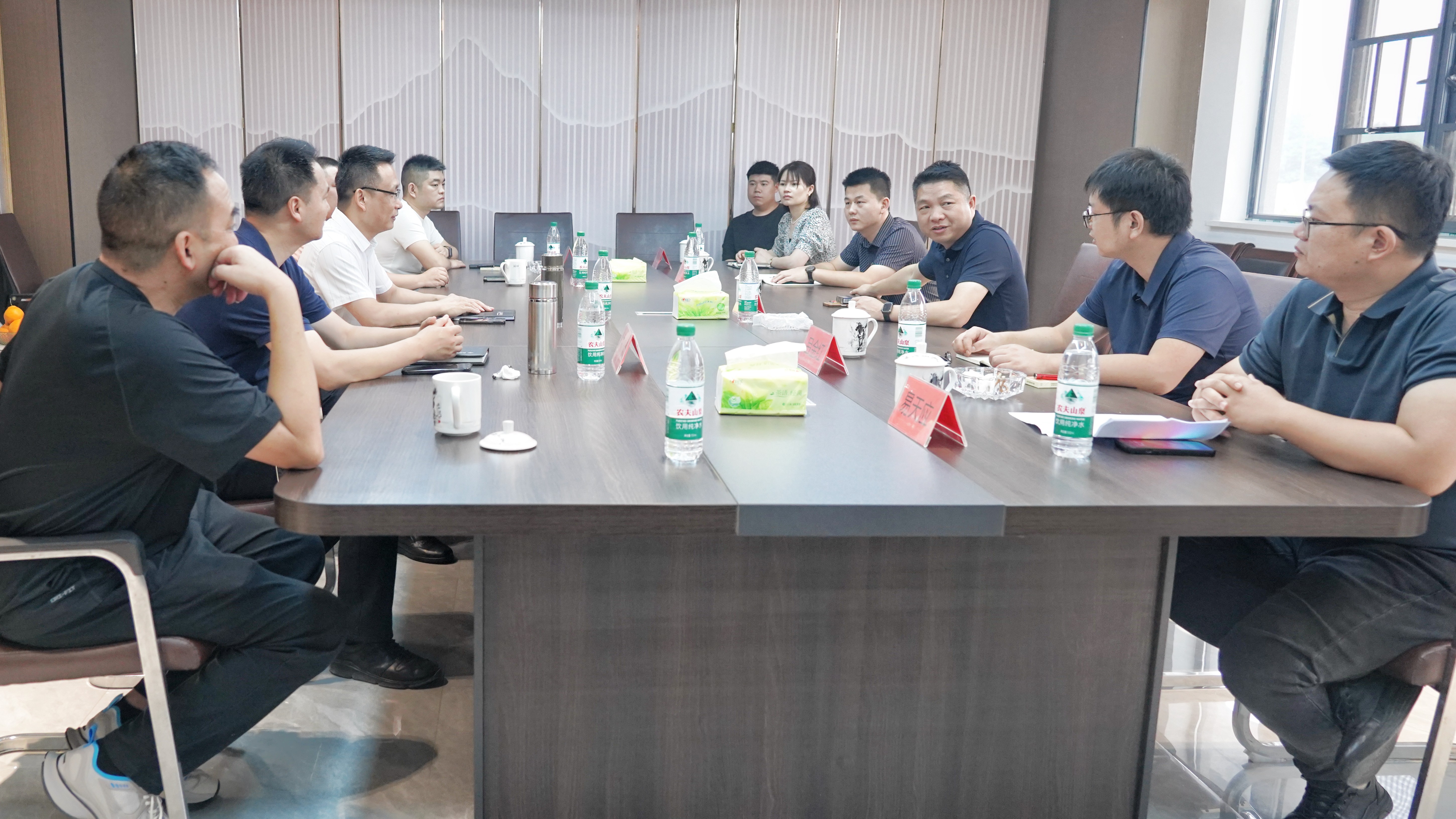 湖南港发集团赴乐鱼平台_乐鱼(中国)一站式服务平台益沅公司开展合作交流